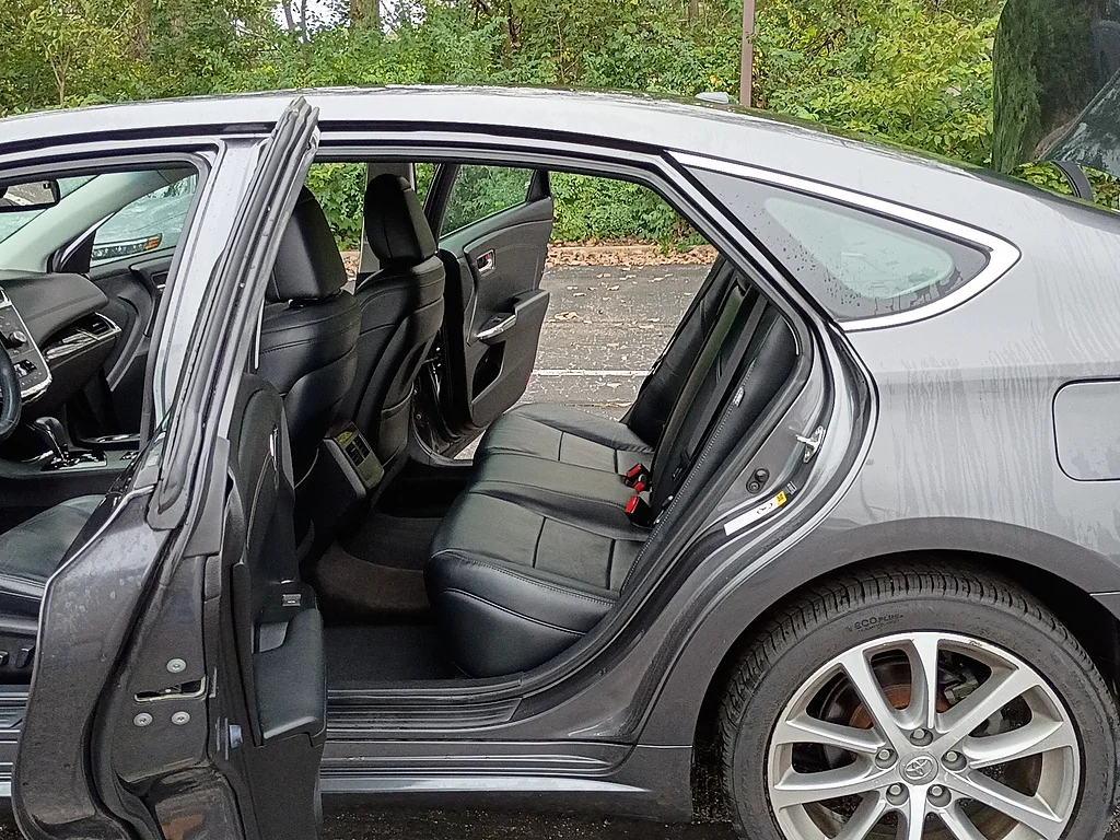 Used 2014 Magnetic Gray Metallic Toyota XLE image 13