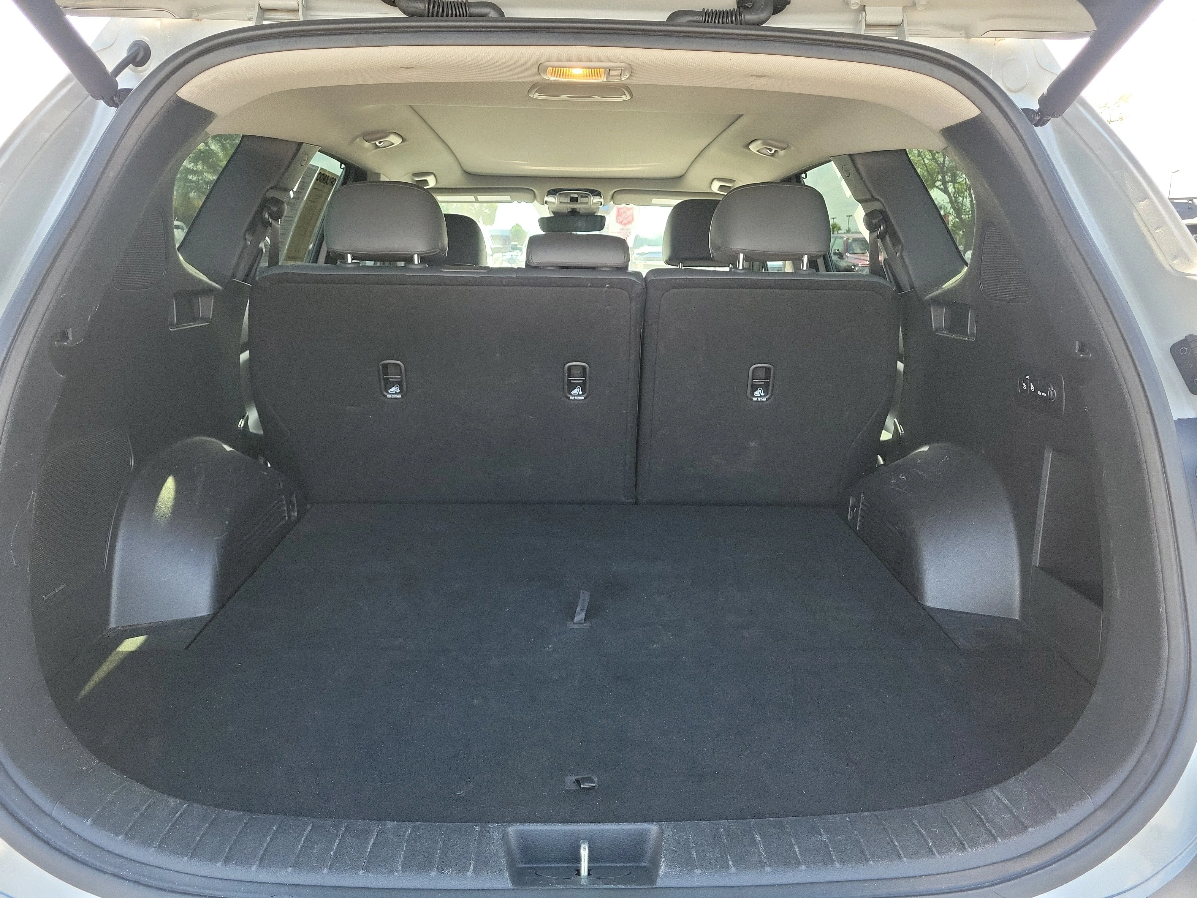 Used 2021 Shimmering Silver Hyundai SEL image 10