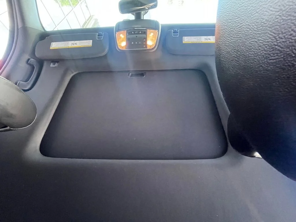 Used 2022 White Jeep Laredo X image 26