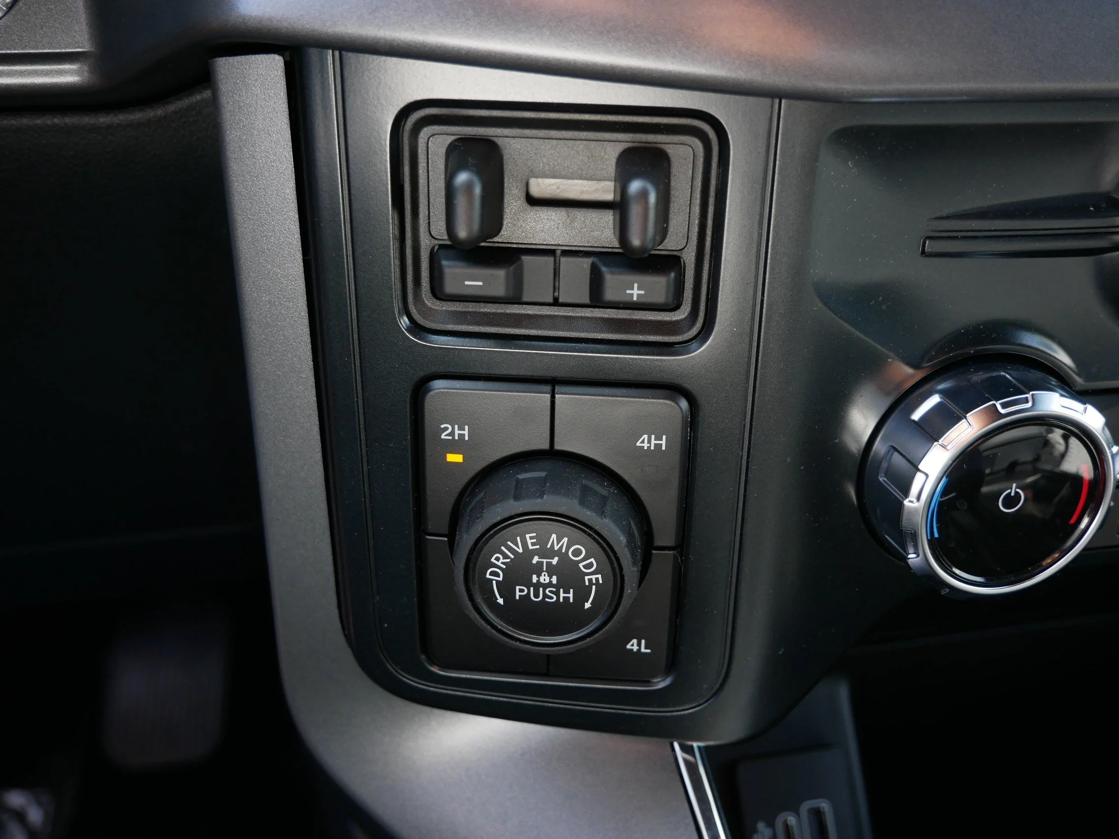 New 2026 Blue Ford XLT image 31