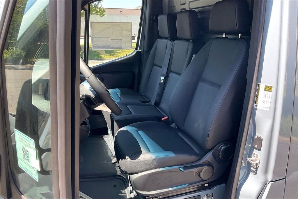 New 2026 Blue Gray Mercedes-Benz Cargo 170 WB image 8