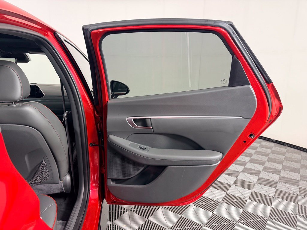 Used 2020 Red Hyundai SEL Plus image 33