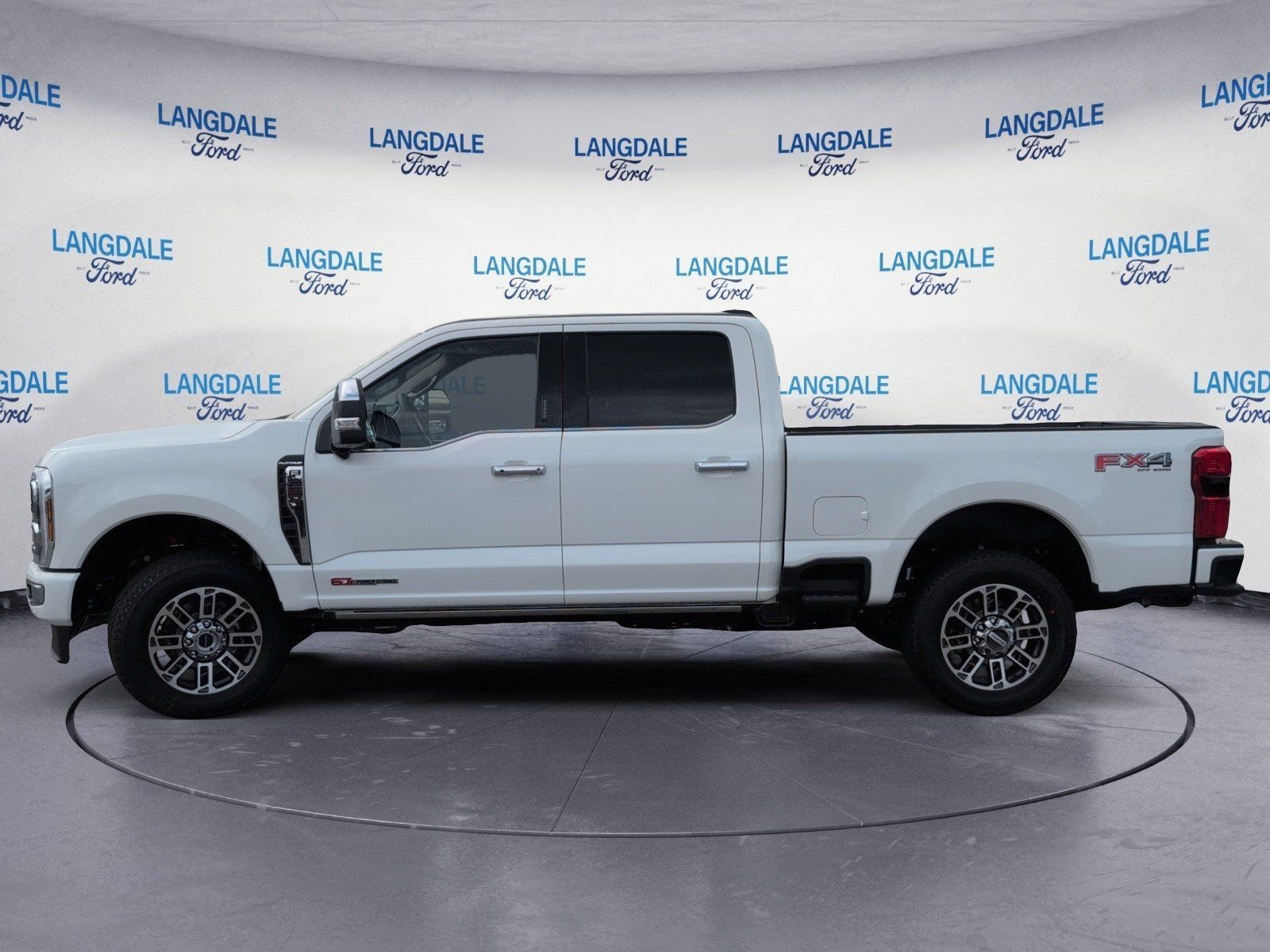 New 2026 Star White Metallic Tri-Coat Ford Platinum image 10