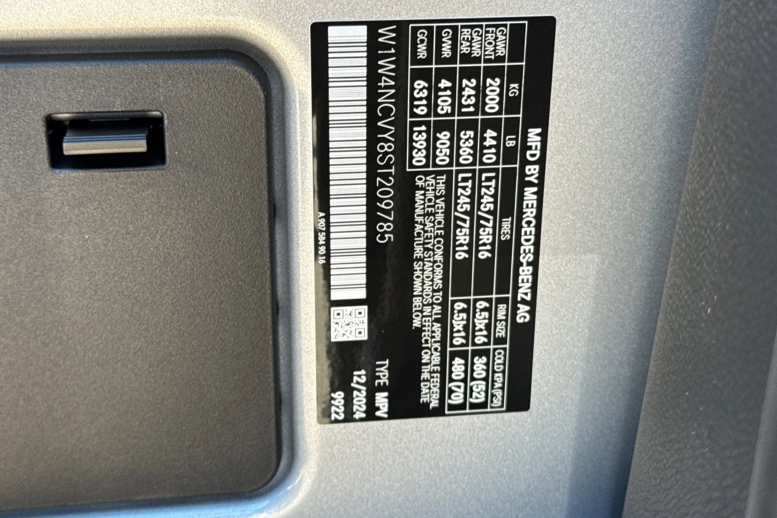 2025 Mercedes-Benz Sprinter Crew Van Base - Photo 28