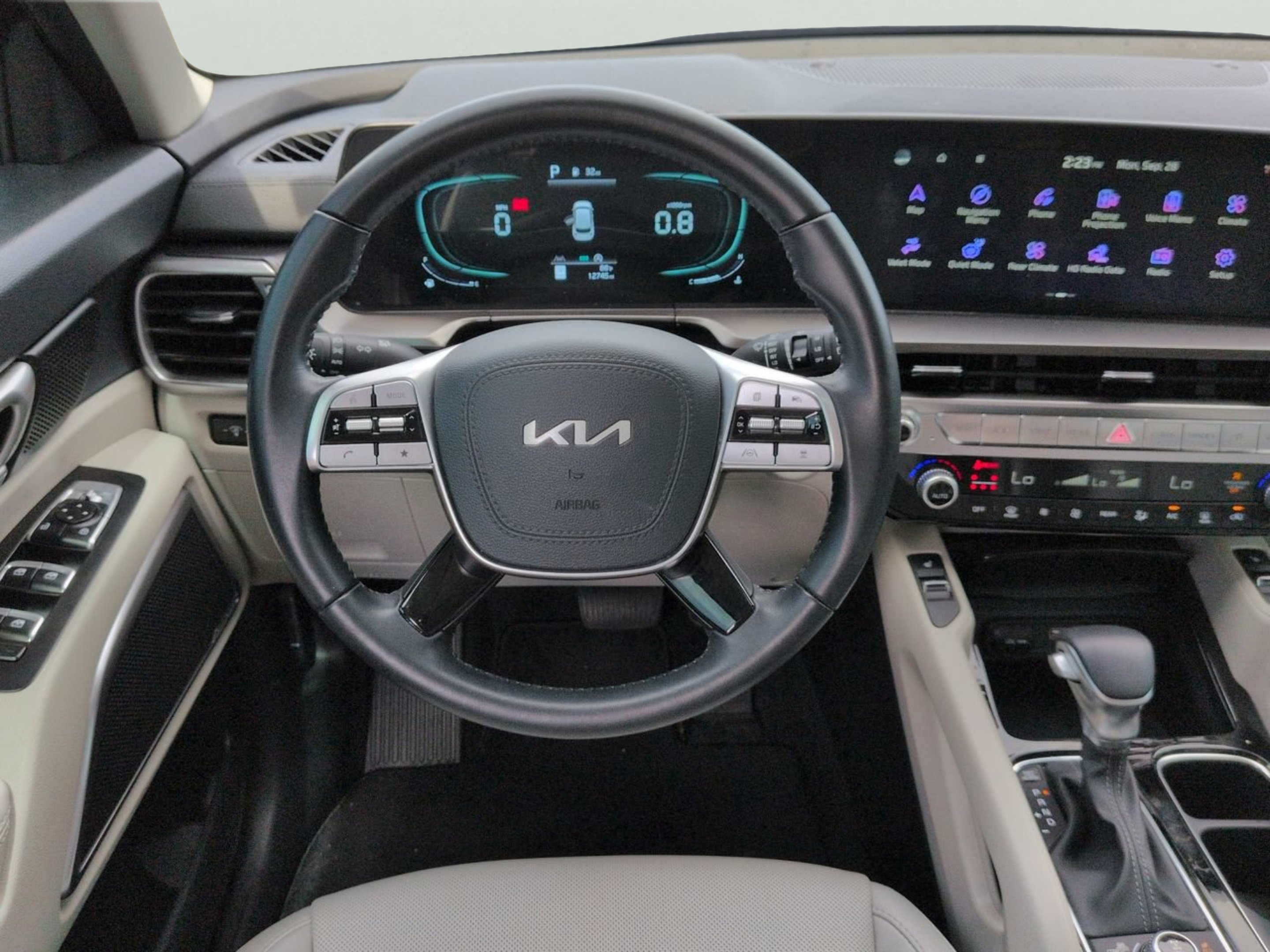 Certified Used 2025 Ebony Black Kia S image 15