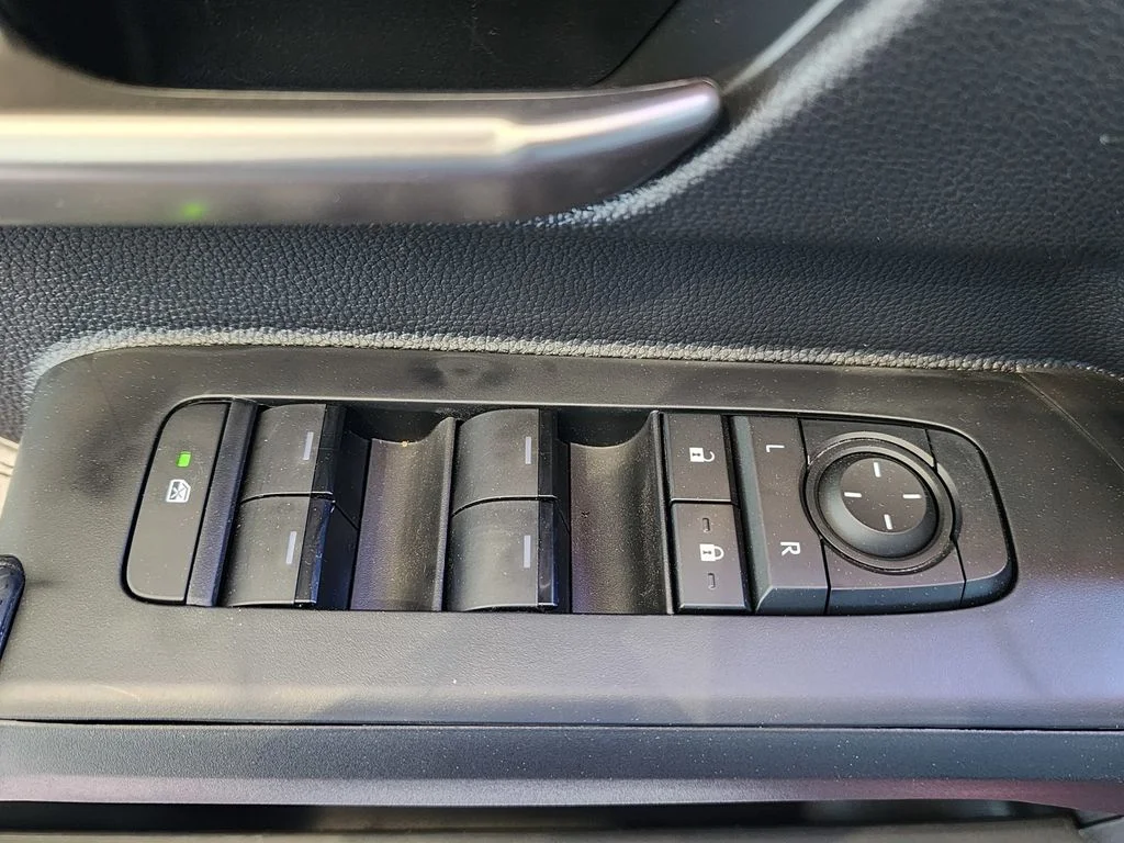 2026 Toyota Tacoma Limited - Photo 11