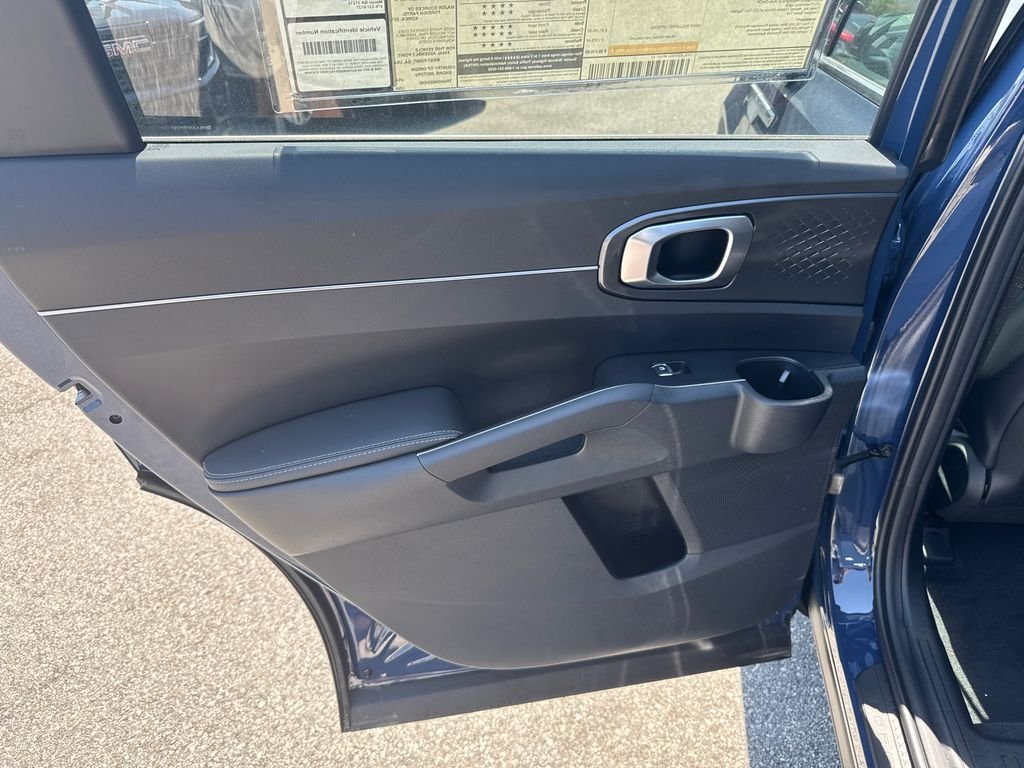 Used 2025 Black Kia S image 21