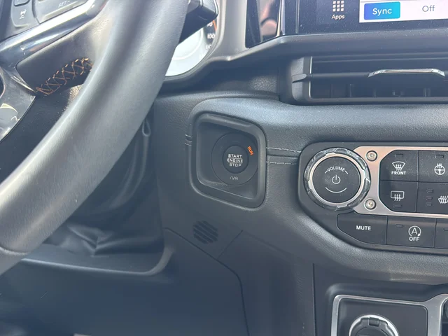 Used 2024 White/off-white Jeep Sahara image 13