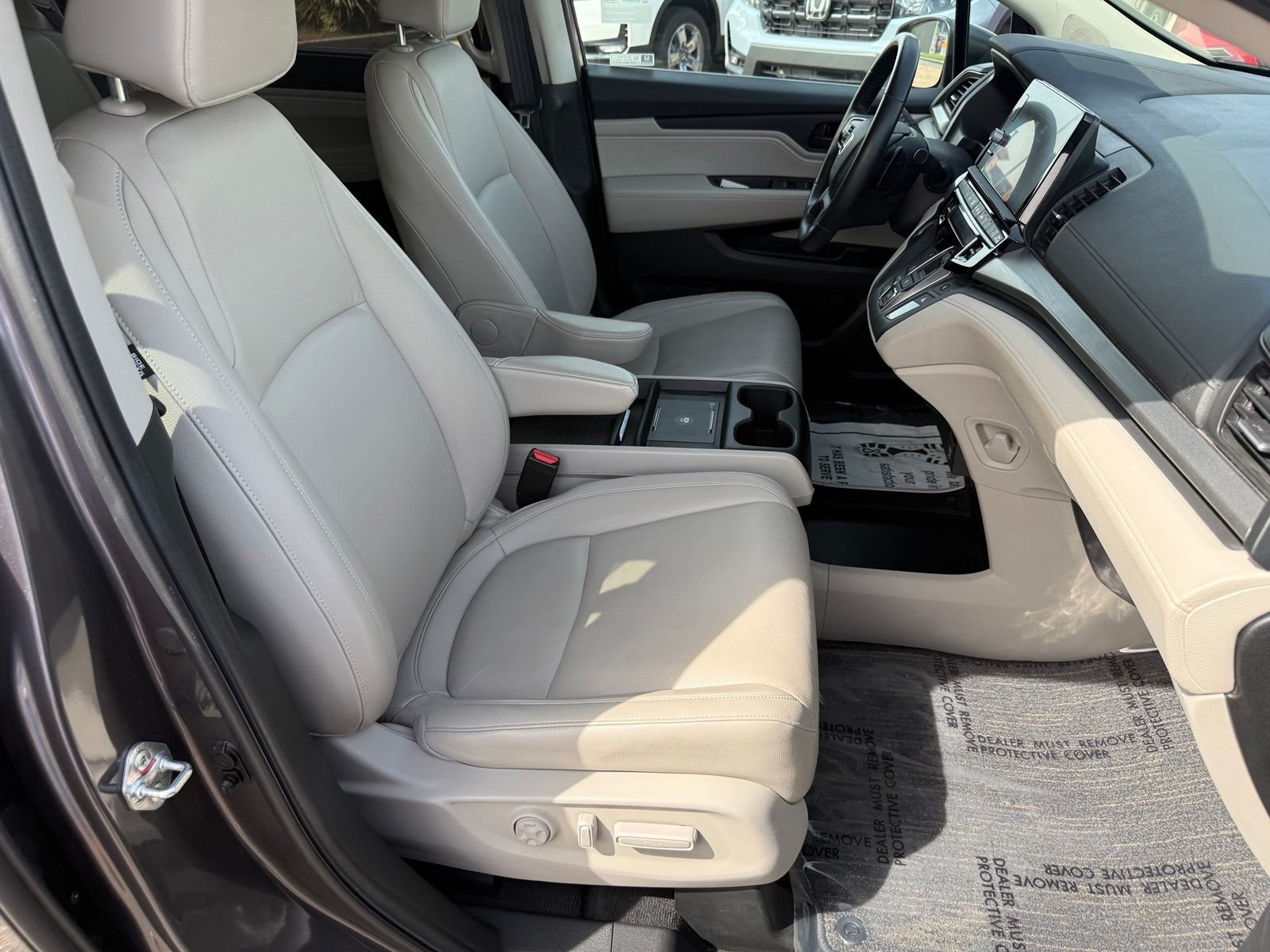 Used 2025 Solar Silver Metallic Honda EX-L image 34