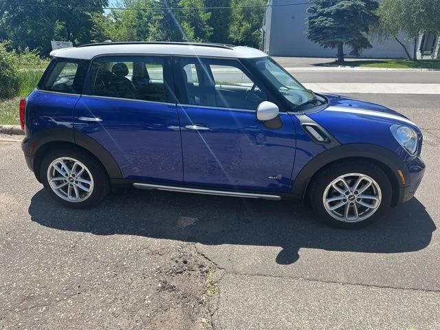 Used 2015 Blue MINI Base image 2