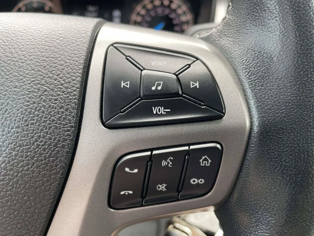 Certified Used 2021 Silver Ford XLT image 24