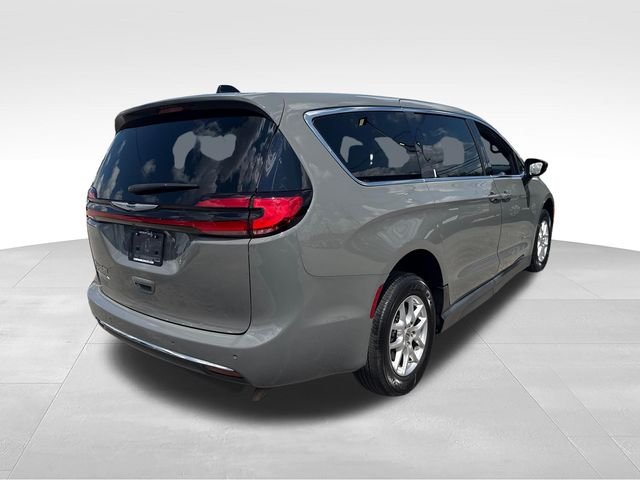 Used 2024 White Chrysler Touring image 5
