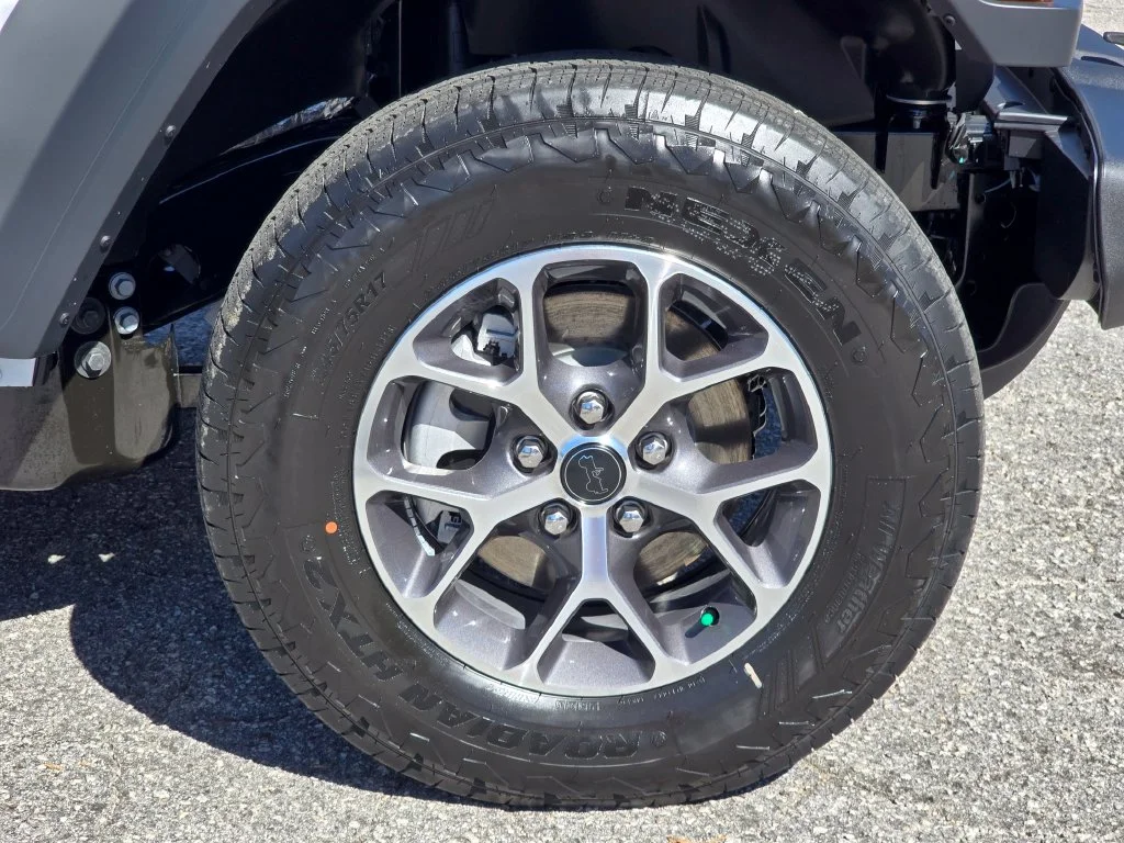 New 2027 White/off-white Jeep Sport S image 14