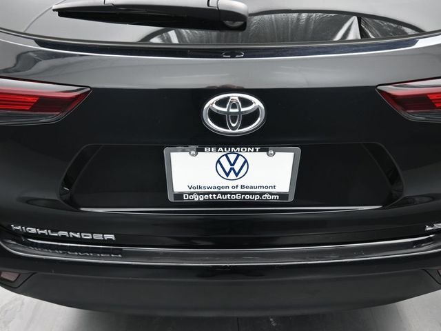 Used 2025 Black Toyota LE image 12