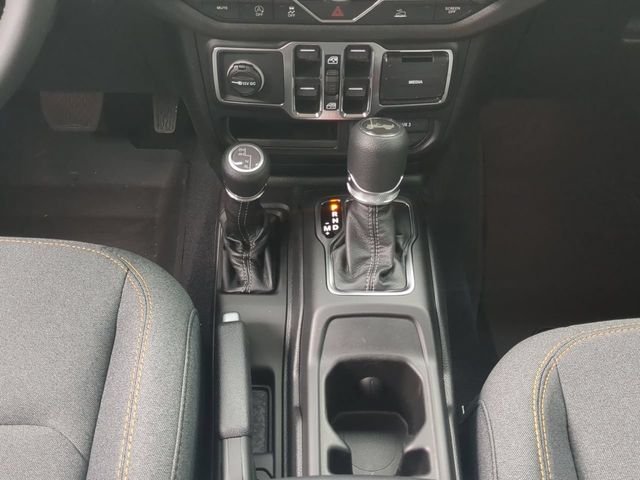 New 2027 Black Clear-Coat Paint Jeep  image 19