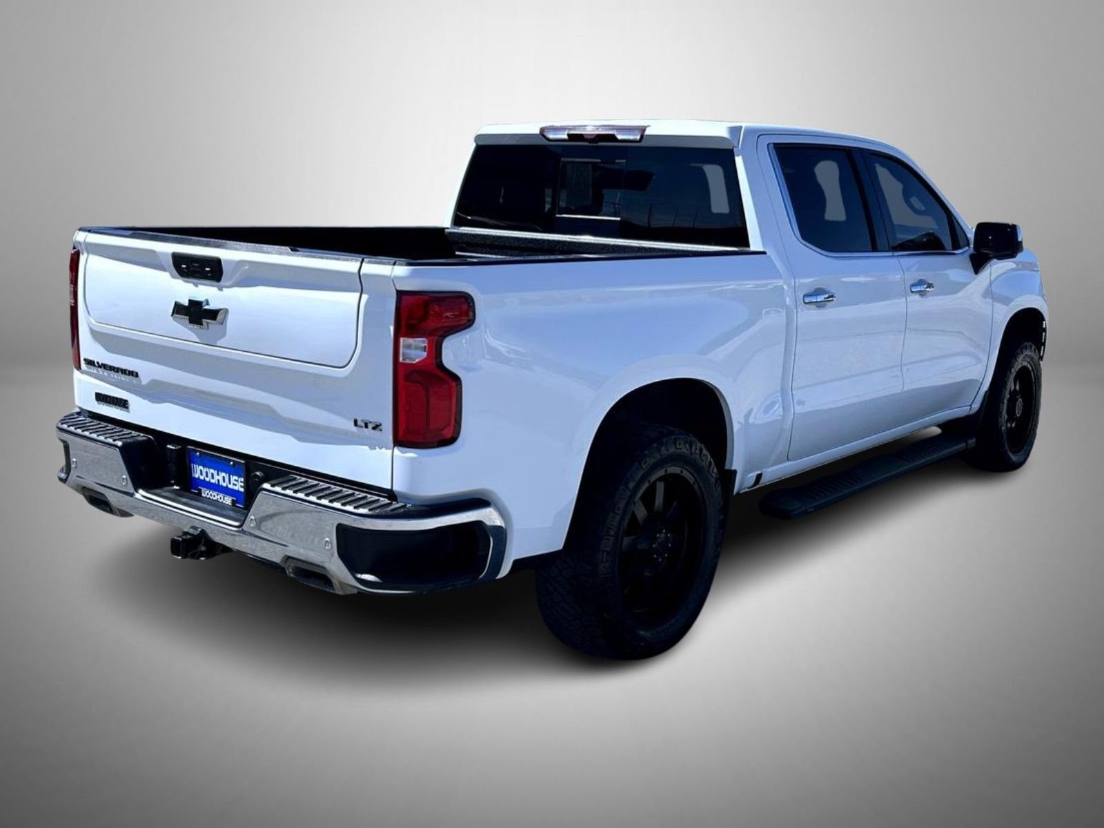 Used 2021 White Chevrolet LTZ image 5