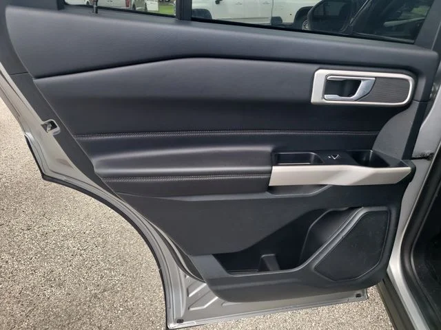 Used 2023 Silver Ford XLT image 12