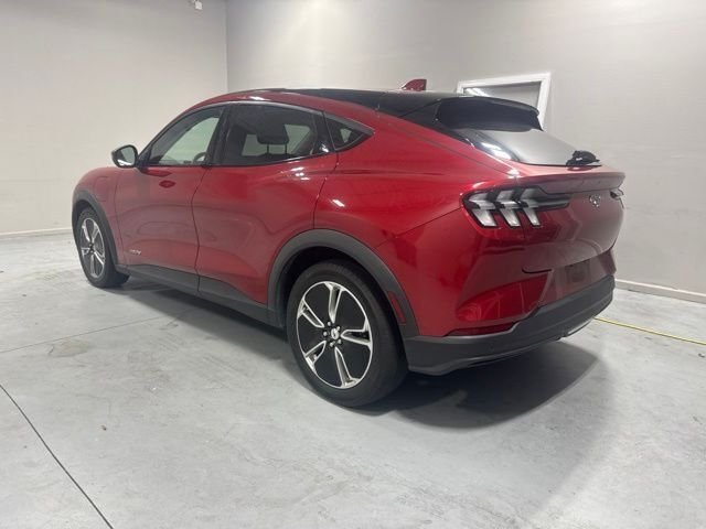 Used 2022 Red Ford Select image 8