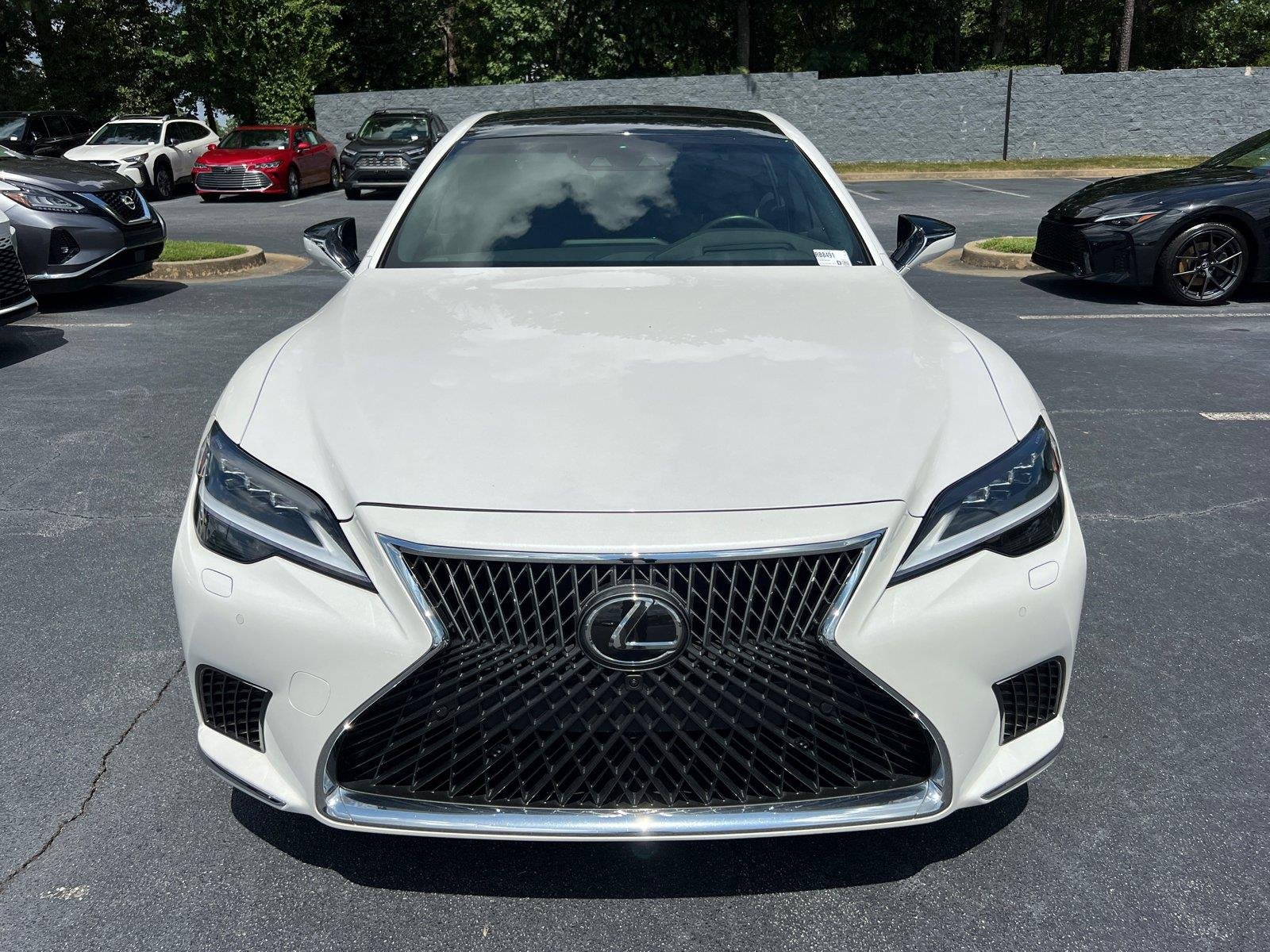 Used 2023 Eminent White Pearl Lexus 500 Luxury image 2