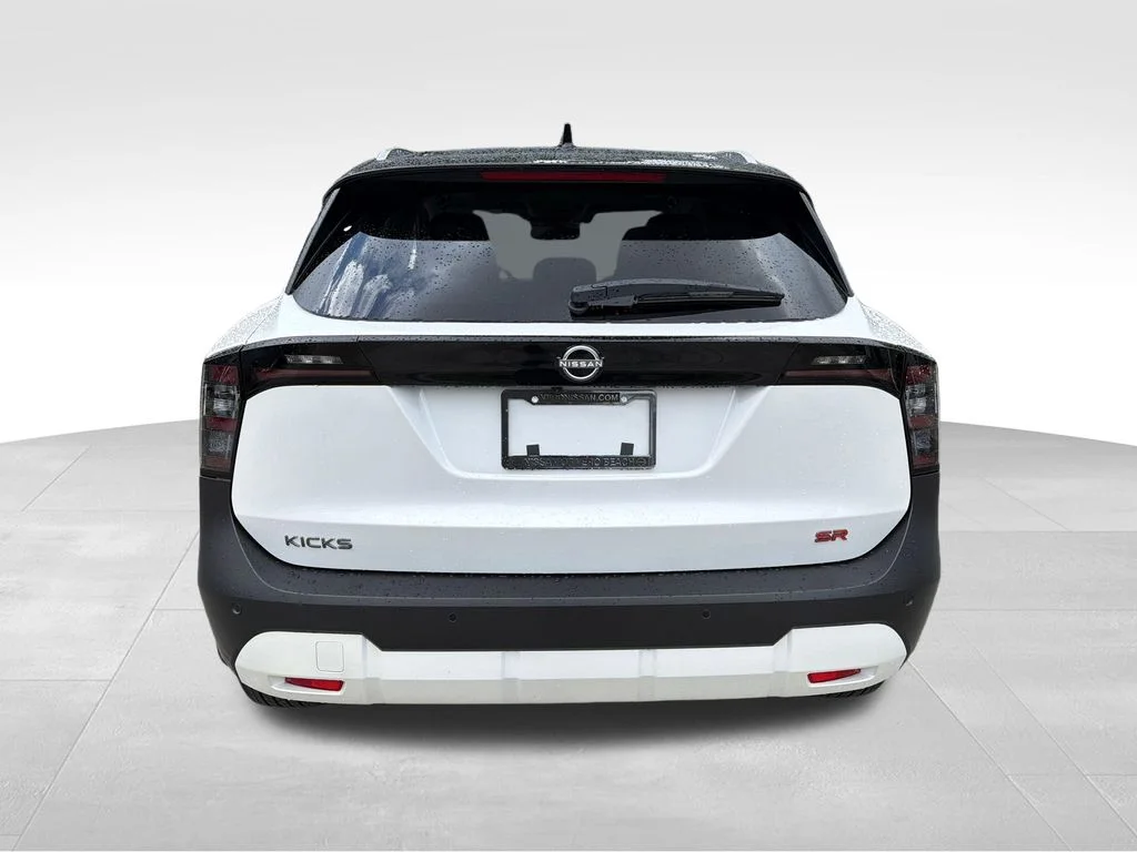 New 2026 Aspen White TriCoat / Super Black Two-tone Nissan SR image 7