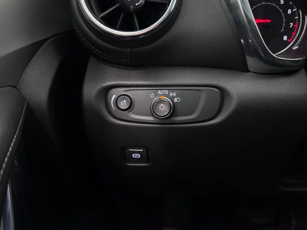 2021 Chevrolet Blazer 2LT - Photo 24