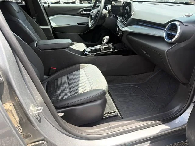 Used 2024 Sterling Gray Metallic Chevrolet LT image 13