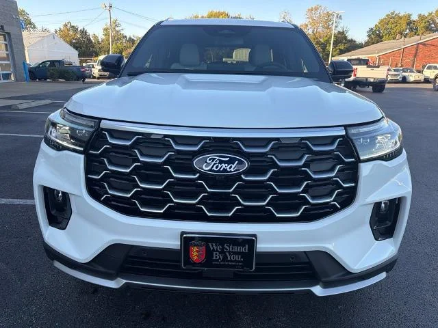 New 2027 Star White Metallic Tri-Coat Ford Platinum™ image 37