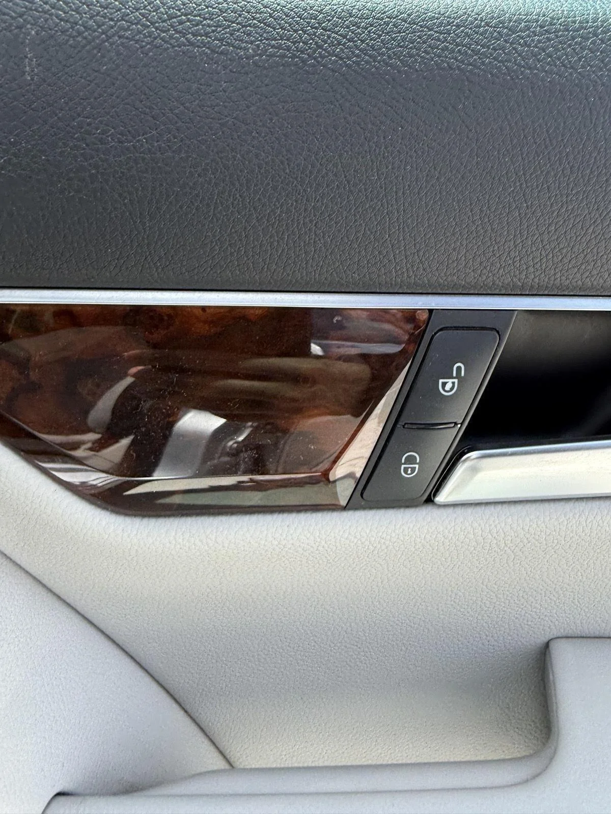 Used 2013 Iridium Silver Metallic Mercedes-Benz C 300 Luxury image 18