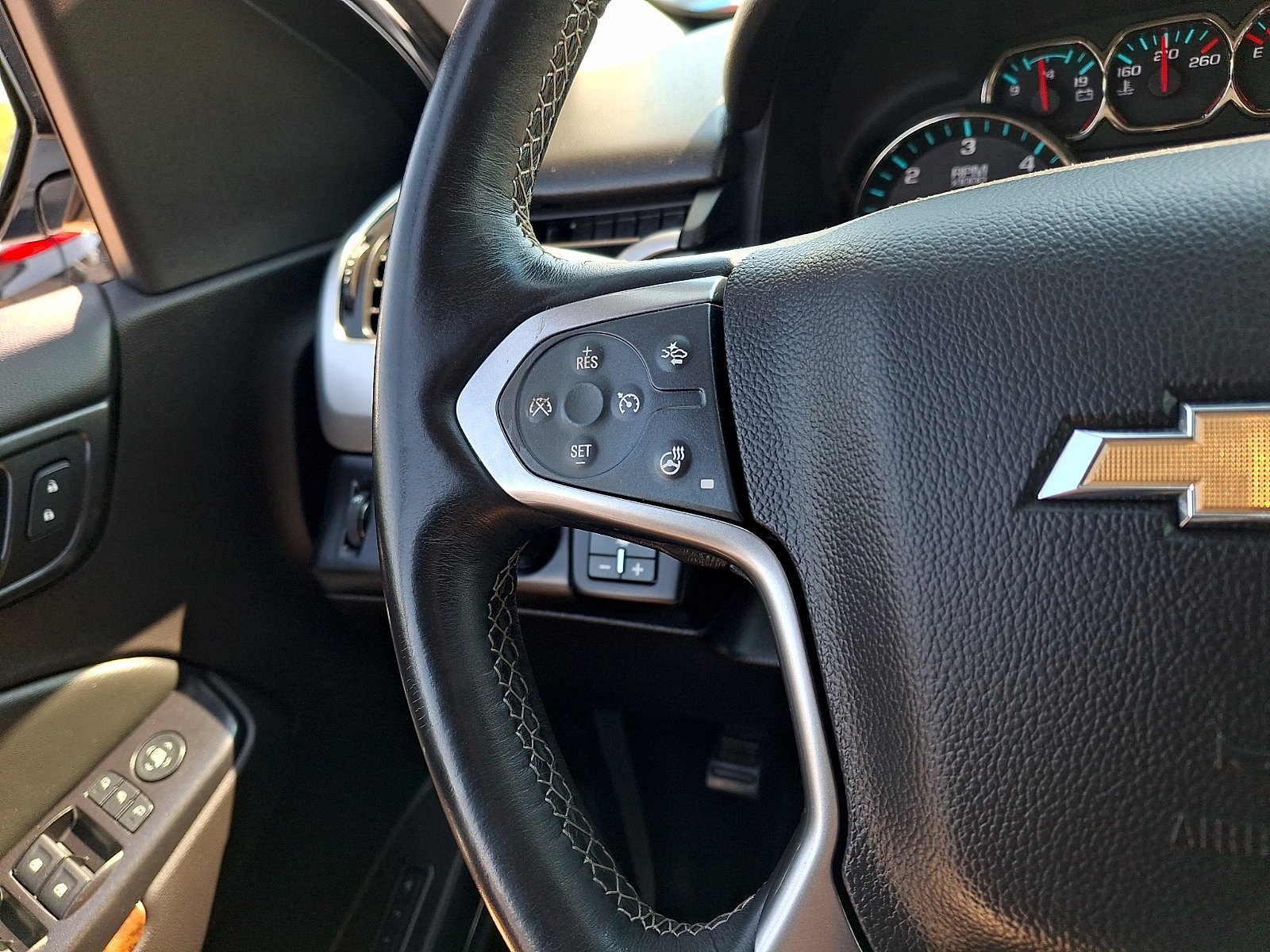 Used 2016 Summit White - GAZ Chevrolet LTZ image 21