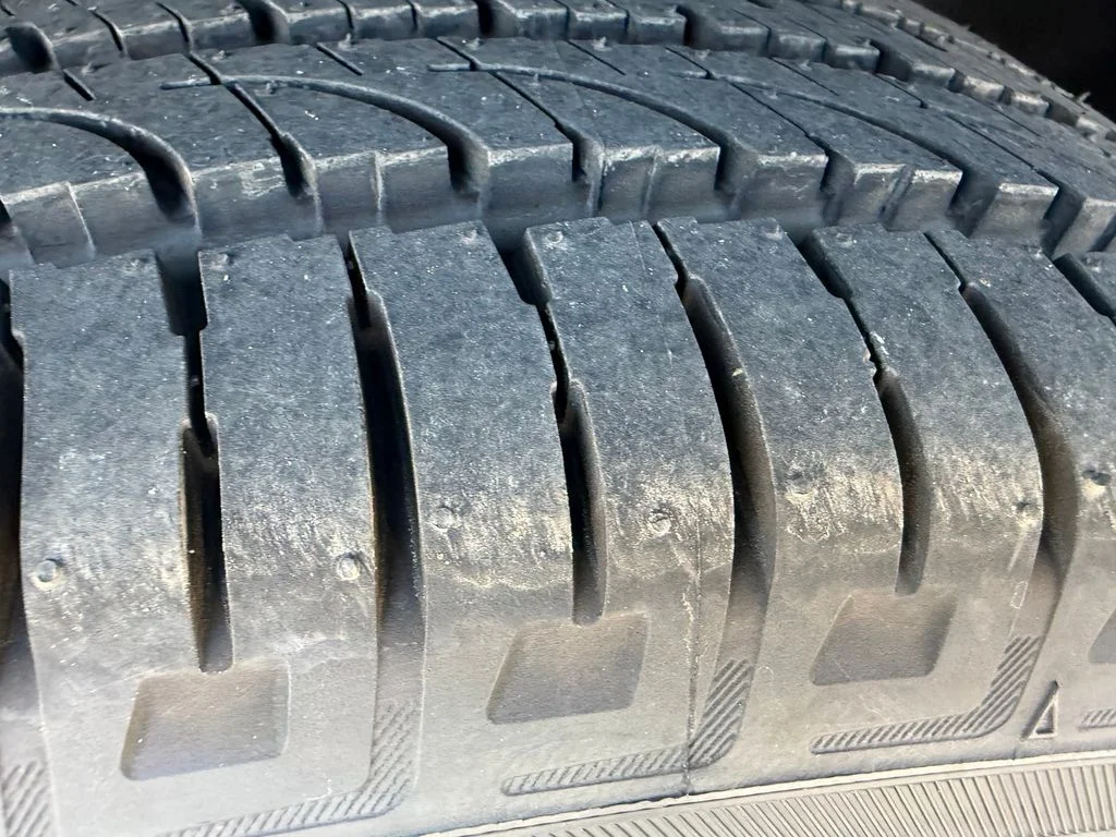 New 2026 Diamond Black Crystal Pearlcoat Jeep Latitude image 22
