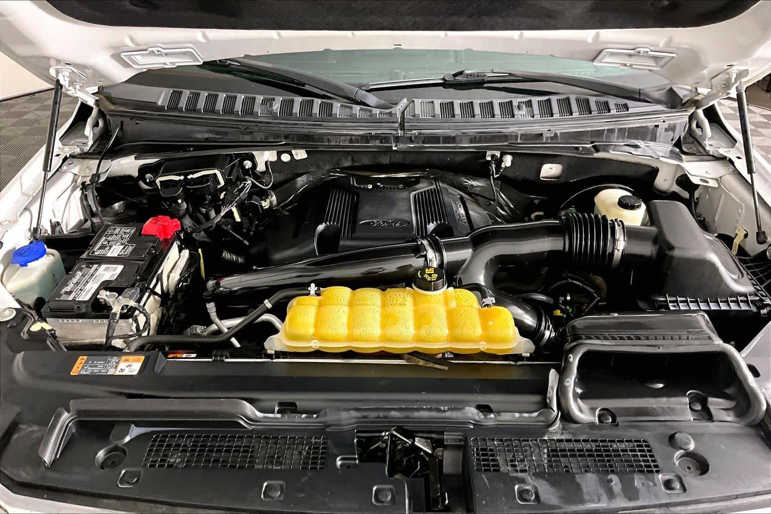 Used 2019 Oxford White Ford Limited image 28