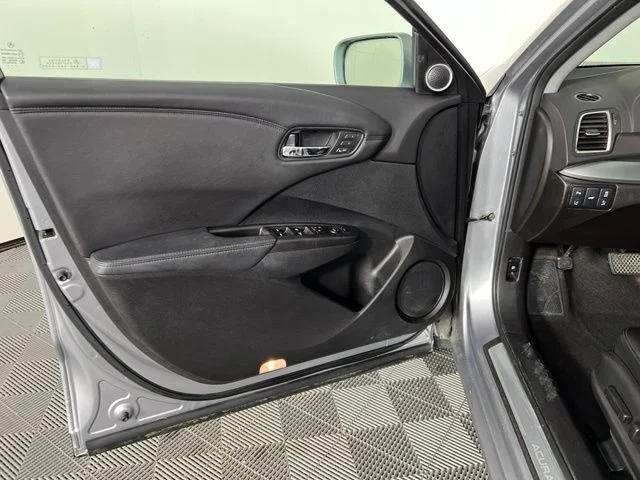 Used 2018 Lunar Silver Metallic Acura Advance Package image 15