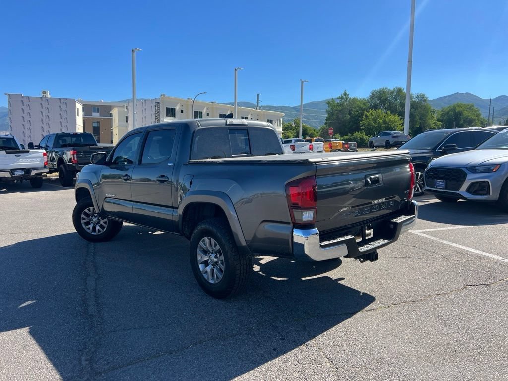 Used 2018 Magnetic Gray Metallic Toyota SR5 image 10