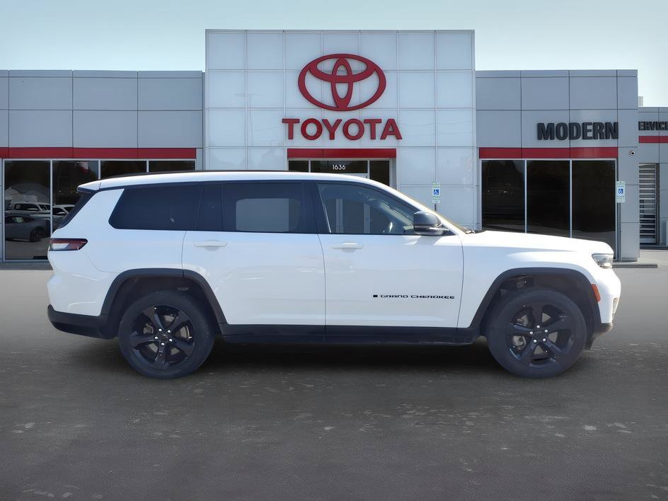 Used 2021 Bright White Clearcoat Jeep Altitude image 6