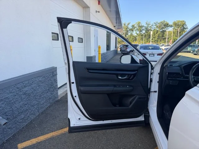 Certified Used 2025 White Honda EX-L image 30