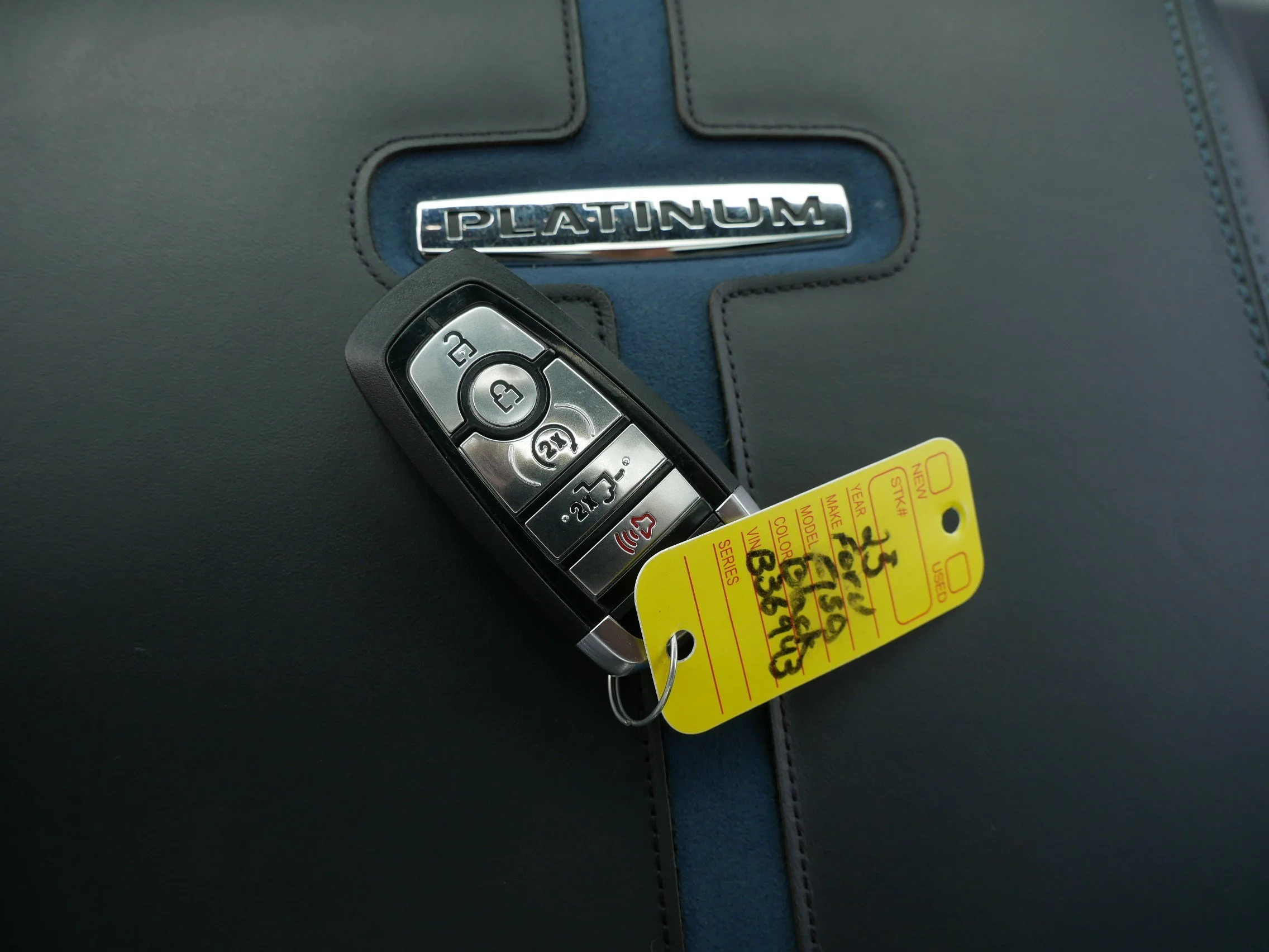 Used 2025 Agate Black Metallic Ford Platinum image 36
