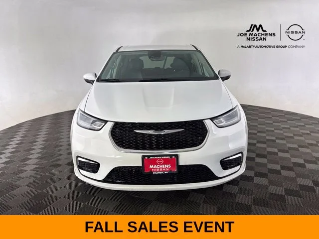 Used 2023 White Chrysler Touring L image 3