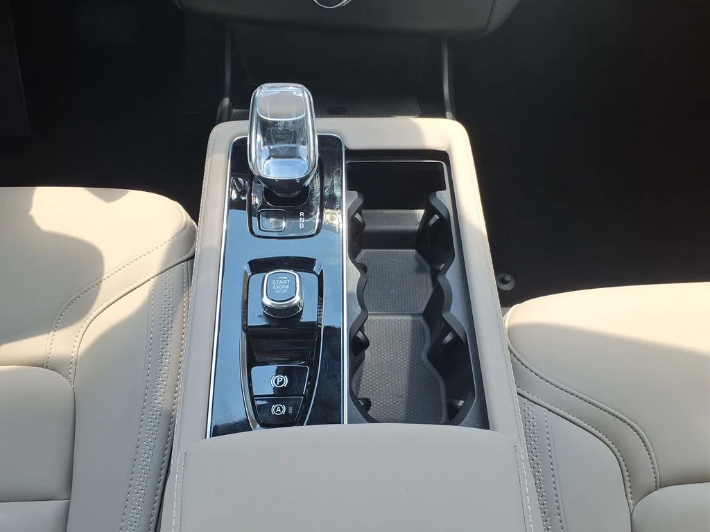 2026 Volvo XC90 Plus - Photo 33
