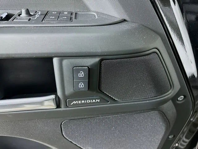Used 2025 Black Land Rover S image 20