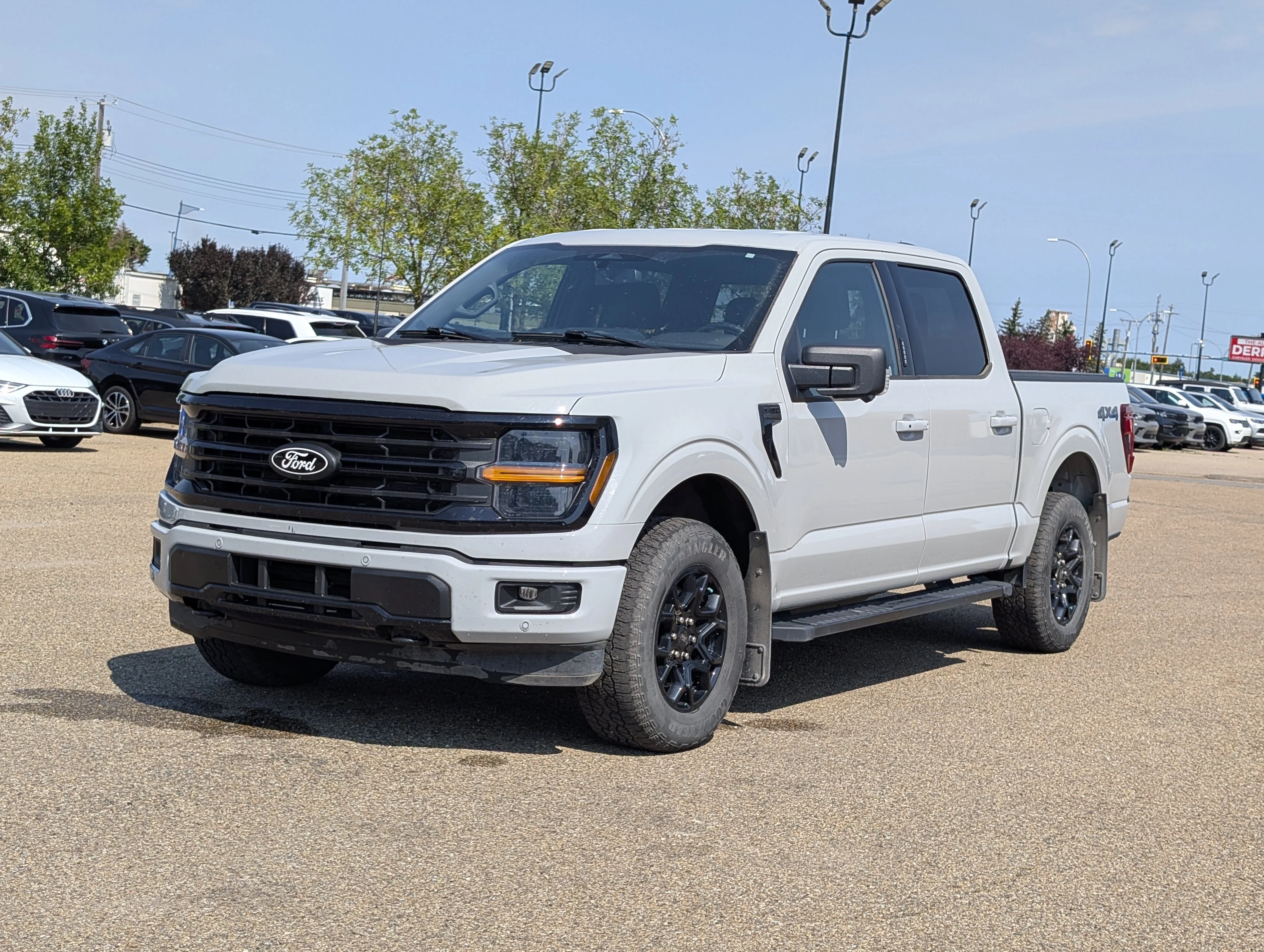 Used 2024 Avalanche Ford XLT image 2