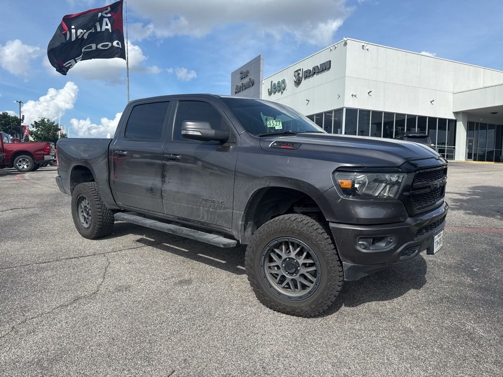 2020 RAM 1500 Big Horn/Lone Star 4x4 Crew Cab 5'7's photo