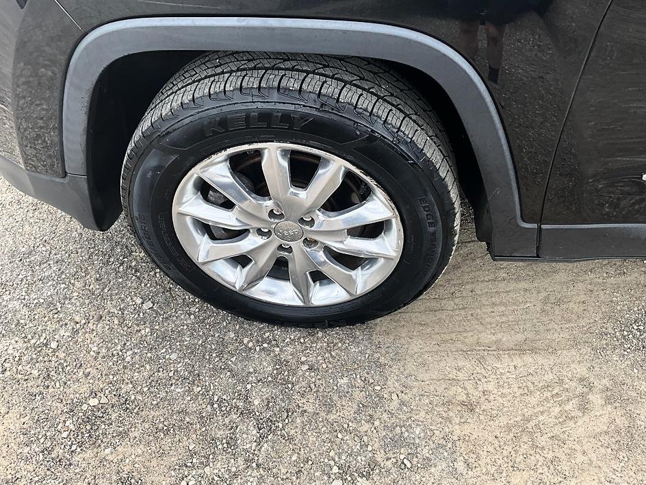 Used 2015 Black Jeep Limited image 10