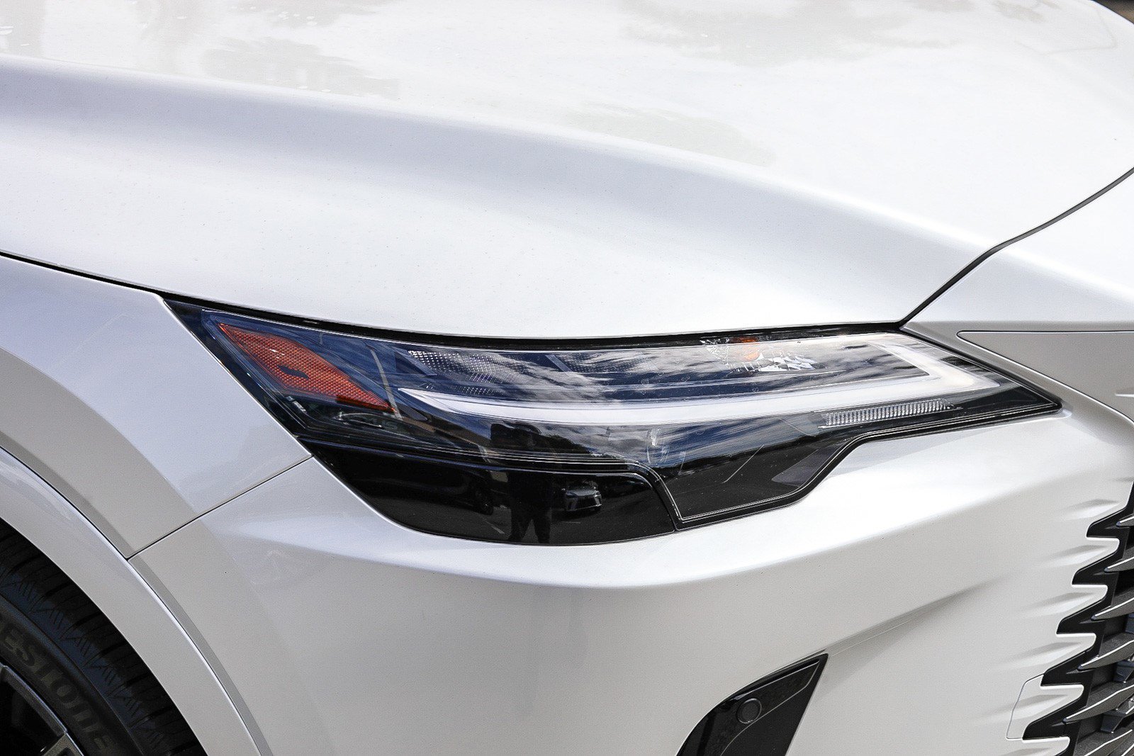 New 2026 Eminent White Pearl Lexus RX 450h+ PREMIUM AWD image 7