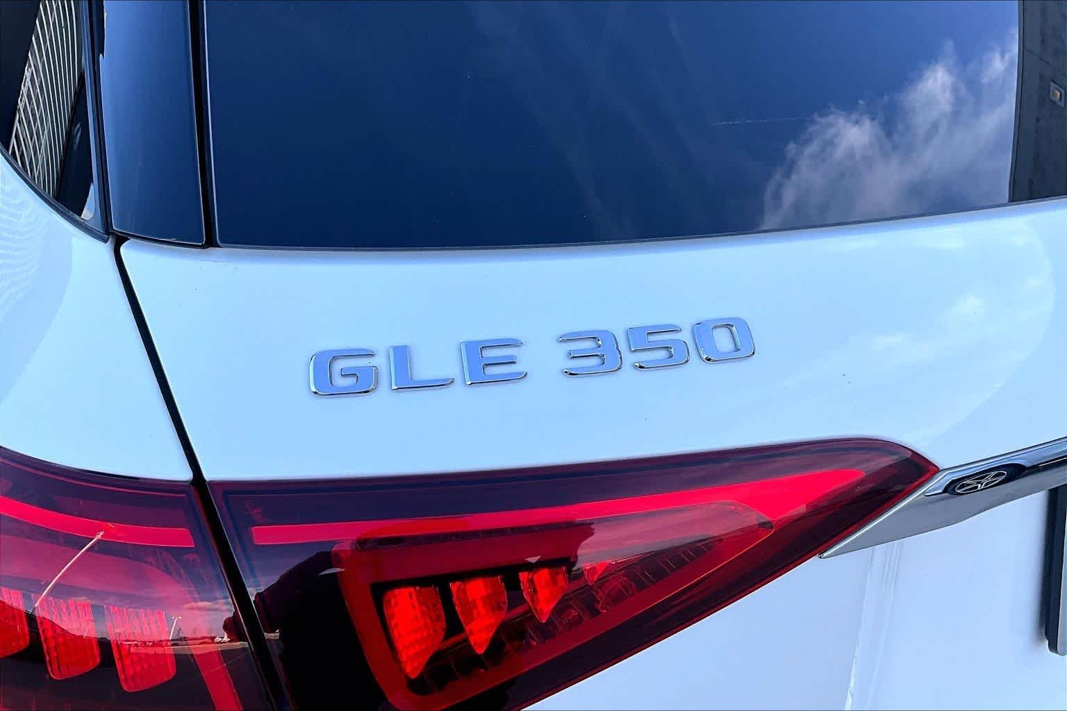 Certified Used 2022 Polar White Mercedes-Benz GLE 350 image 28
