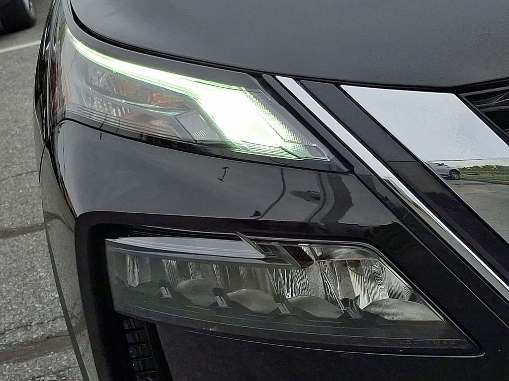 Used 2023 Super Black Nissan S image 9