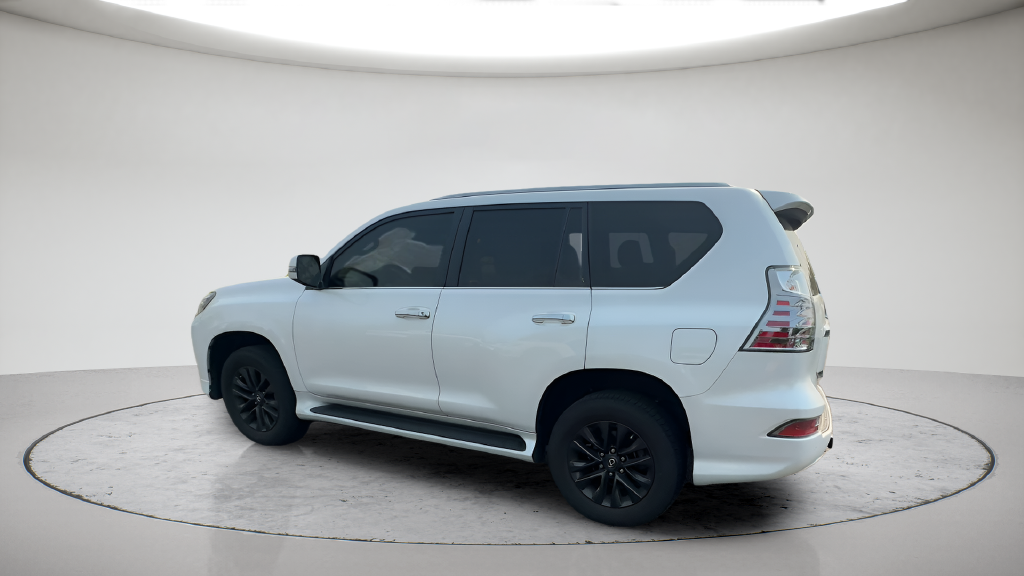 Used 2023 White Lexus 460 image 17