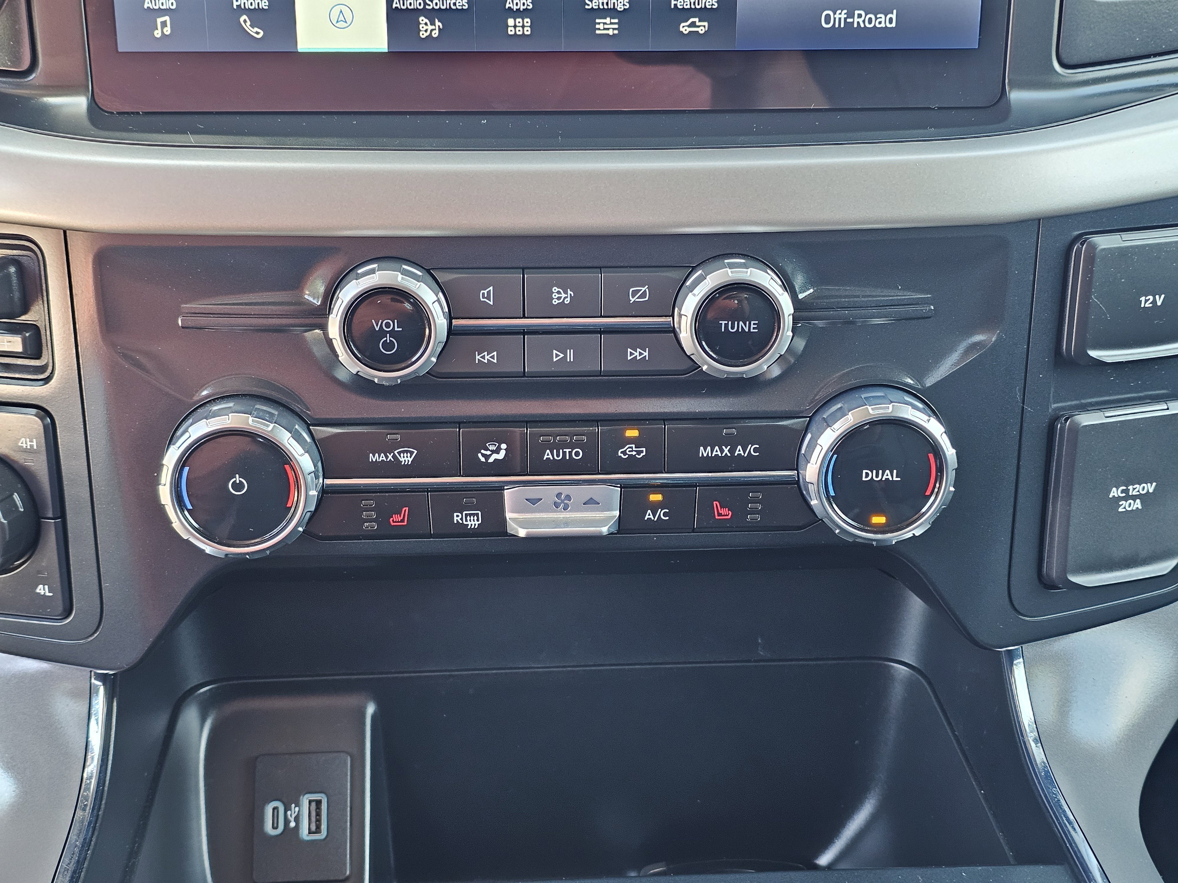 Used 2023 Carbonized Gray Metallic Ford XLT image 29