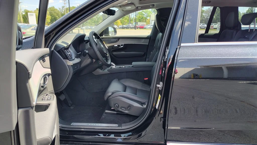 2026 Volvo XC90 Ultra - Photo 7