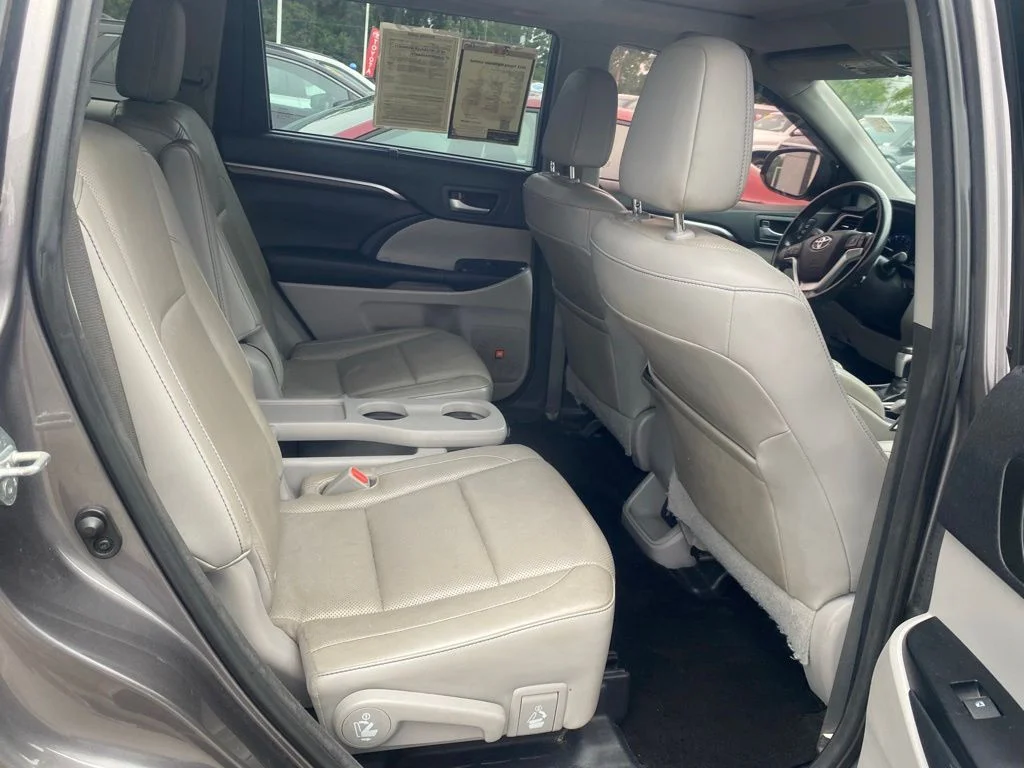 Used 2015 Gray Toyota Limited image 18