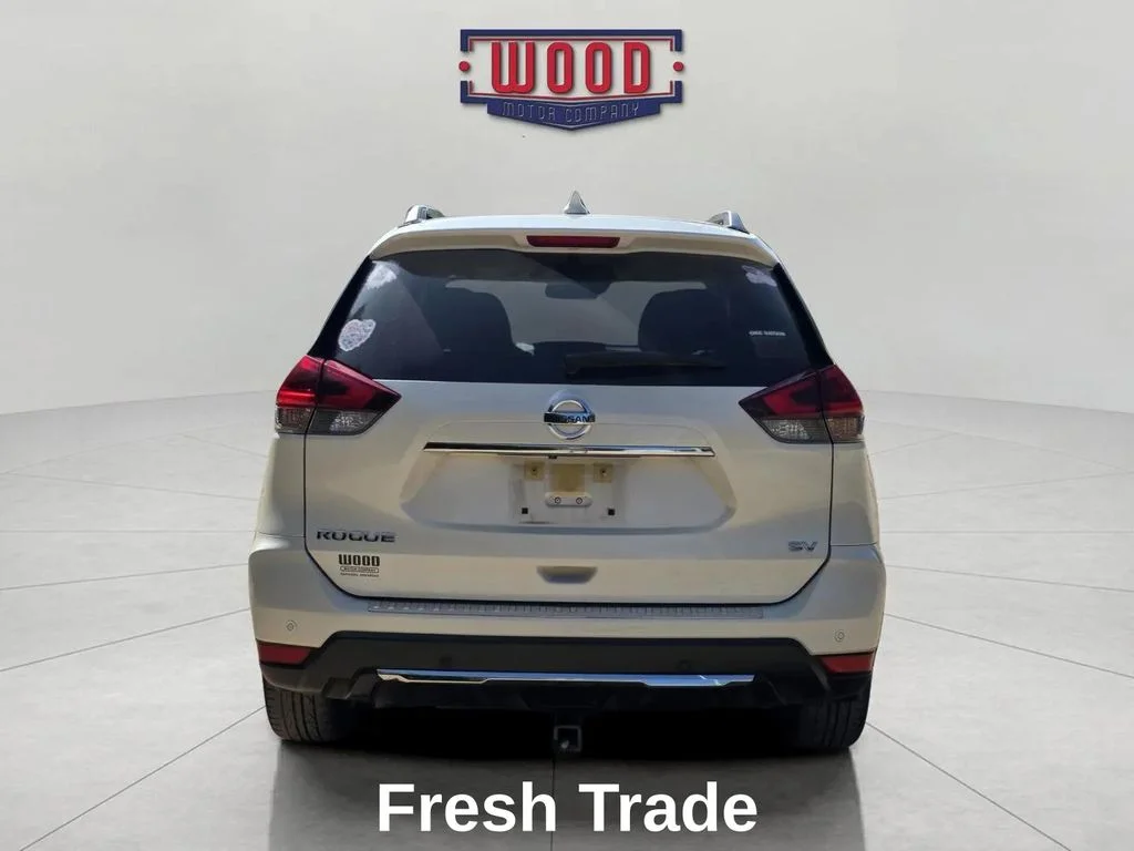 Used 2020 Pearl White Tricoat Nissan SV image 5